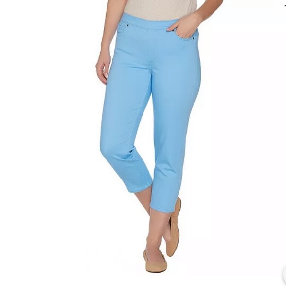 Susan Graver Stretch Twill Pull-on Capri Pants - Picture 1 of 8